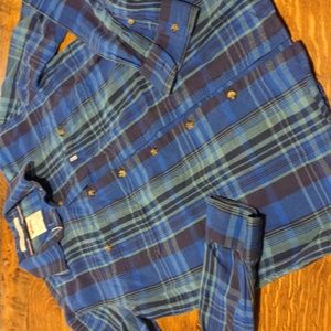 Men's Levi's flannel button down shirt